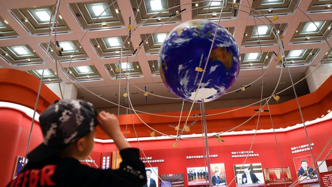 Макет на навигационной спутниковой системы BeiDou на выставке Макет на навигационной спутниковой системы BeiDou на выставке