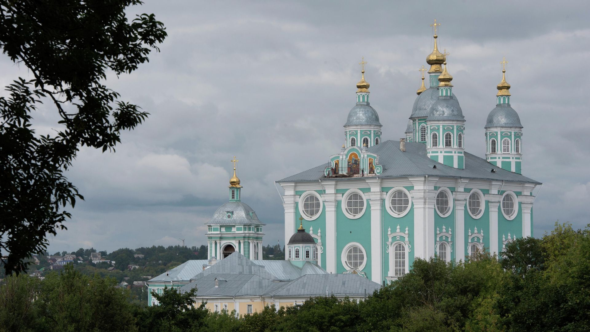 Вид на Успенский собор в Смоленске Вид на Успенский собор в Смоленске - РИА Новости, 1920, 06.10.2025