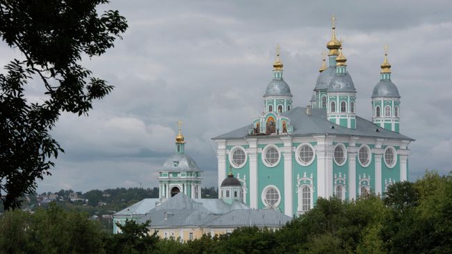 Вид на Успенский собор в Смоленске