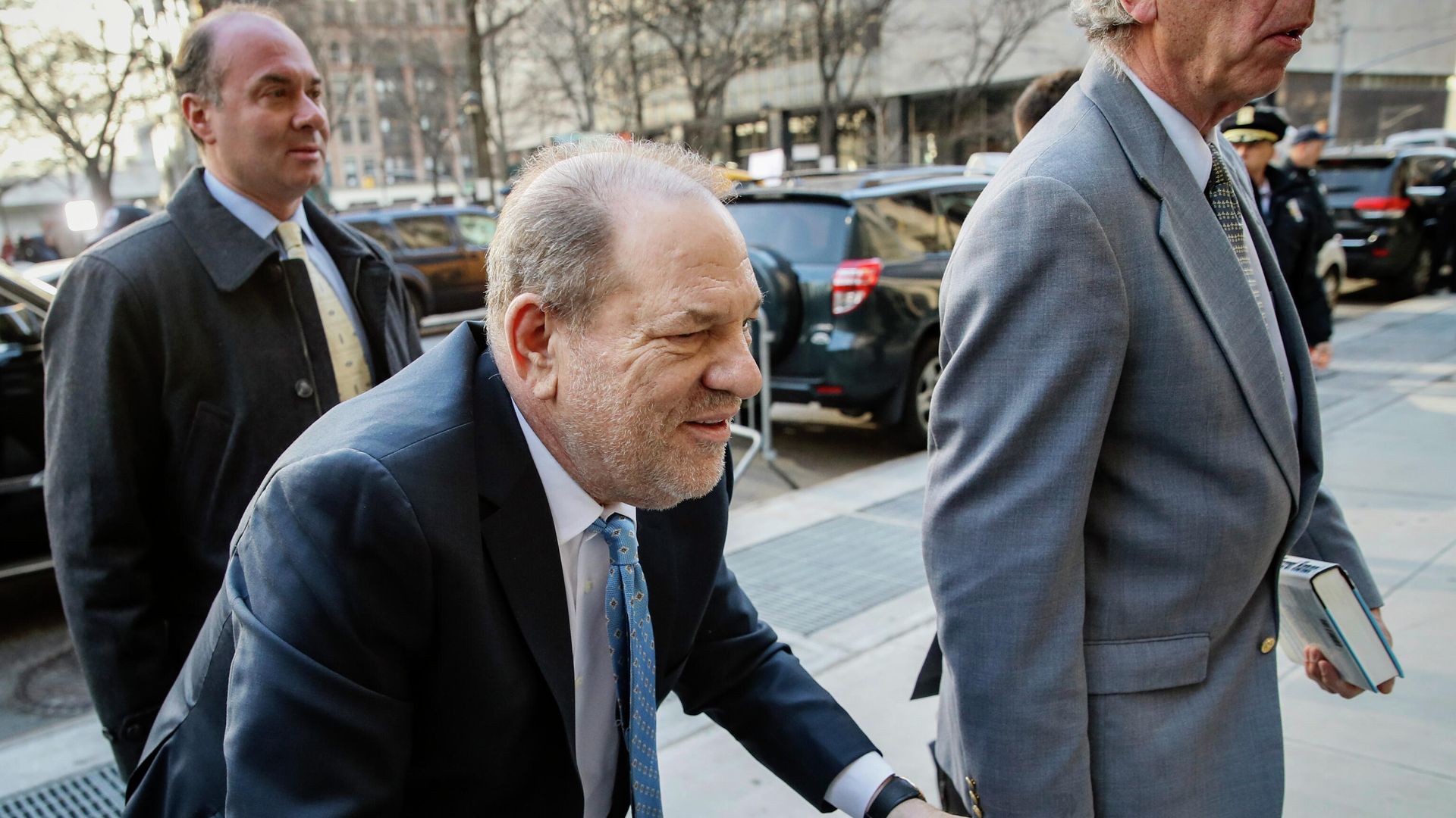 Харви Вайнштейн прибывает в здание суда Манхэттена. 24 февраля 2020 Харви Вайнштейн прибывает в здание суда Манхэттена. 24 февраля 2020 - РИА Новости, 1920, 05.04.2021