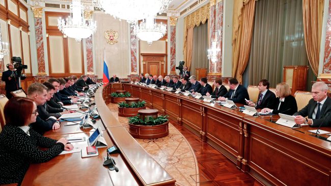 Председатель правительства РФ Михаил Мишустин проводит совещание с членами кабинета министров Председатель правительства РФ Михаил Мишустин проводит совещание с членами кабинета министров