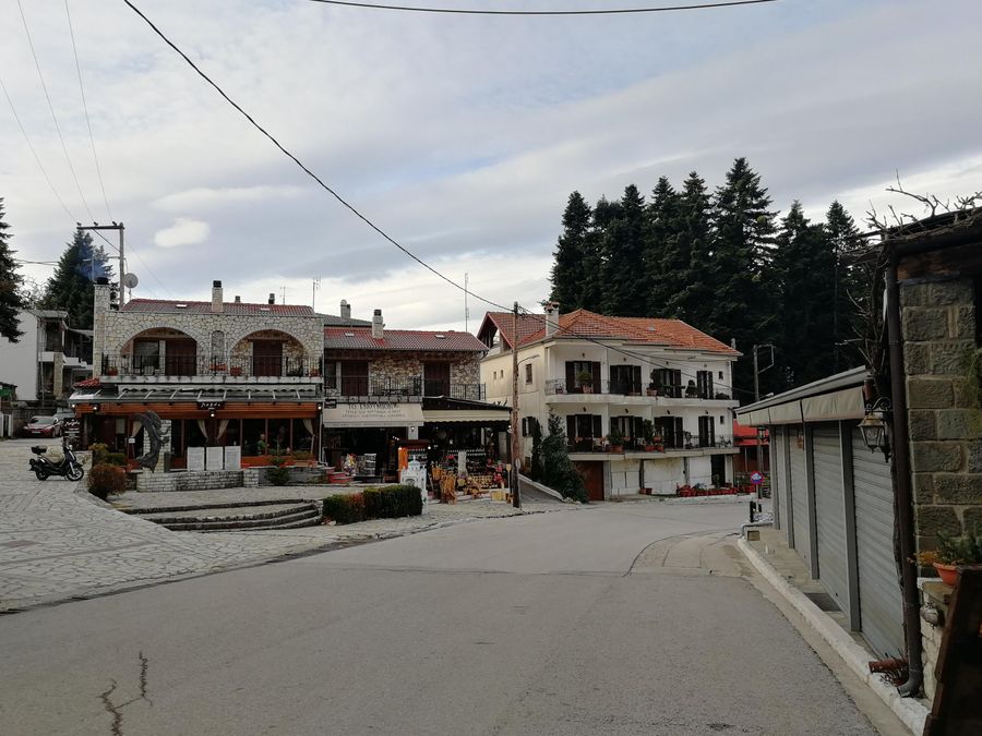 Греция, улица в деревне Эйлати Греция, улица в деревне Эйлати