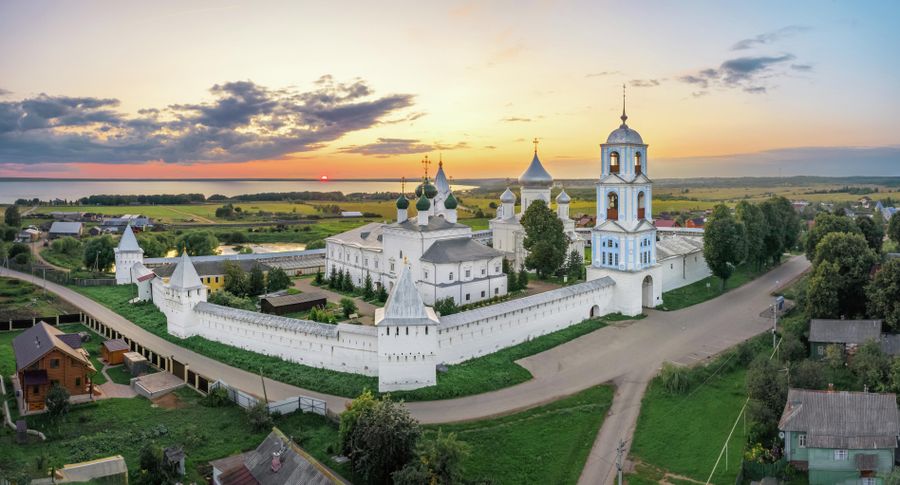 Никитский монастырь в Переславле-Залесском Никитский монастырь в Переславле-Залесском