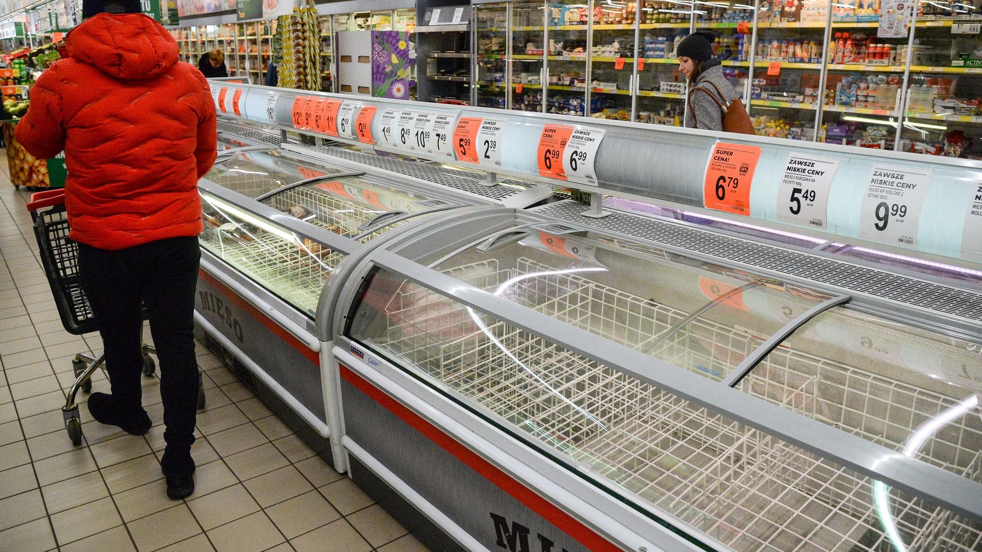 Покупатели в продуктовом магазине в Варшаве Покупатели в продуктовом магазине в Варшаве - РИА Новости, 1920, 22.10.2025