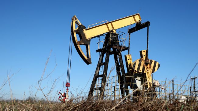Нефтяной станок-качалка на Абино-Украинском нефтегазовом месторождении в Краснодарском крае Нефтяной станок-качалка на Абино-Украинском нефтегазовом месторождении в Краснодарском крае
