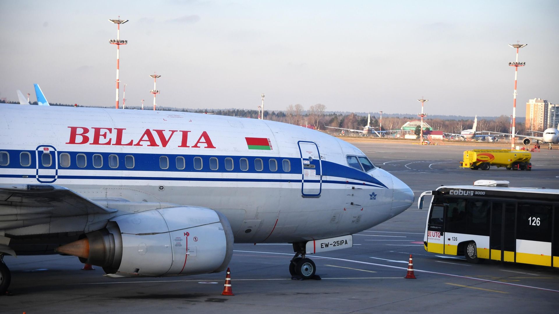 Самолет Boeing 737-500 авиакомпании Белавиа в международном аэропорту Внуково - РИА Новости, 1920, 26.07.2021