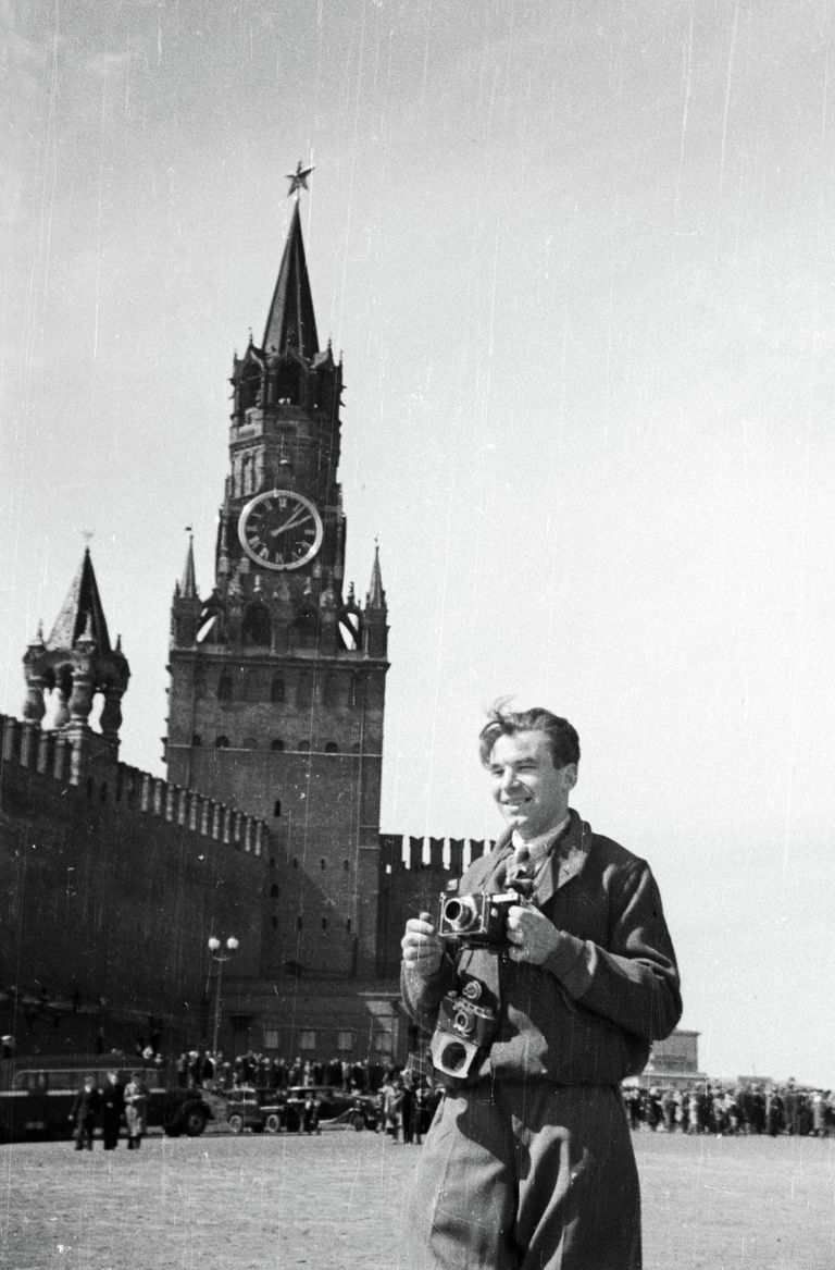 Фоторепортер А. Красавин на Красной площади в День Победы Фоторепортер А. Красавин на Красной площади в День Победы