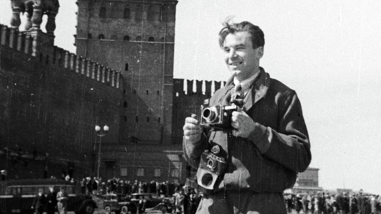 Фоторепортер А. Красавин на Красной площади в День Победы Фоторепортер А. Красавин на Красной площади в День Победы