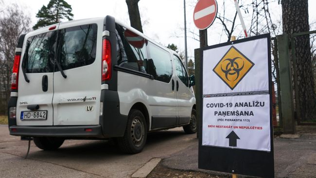 Въезд в Латвийский центр инфектологии в Риге, где развернули мобильную лабораторию для сдачи анализов на коронавирус Въезд в Латвийский центр инфектологии в Риге, где развернули мобильную лабораторию для сдачи анализов на коронавирус