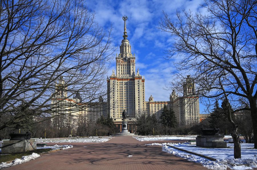 Главное здание Московского государственного университета имени М. В. Ломоносова