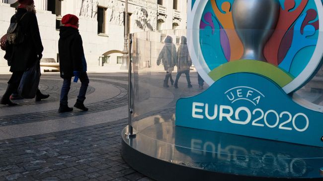Логотип чемпионата Европы по футболу 2020 в Санкт-Петербурге Логотип чемпионата Европы по футболу 2020 в Санкт-Петербурге