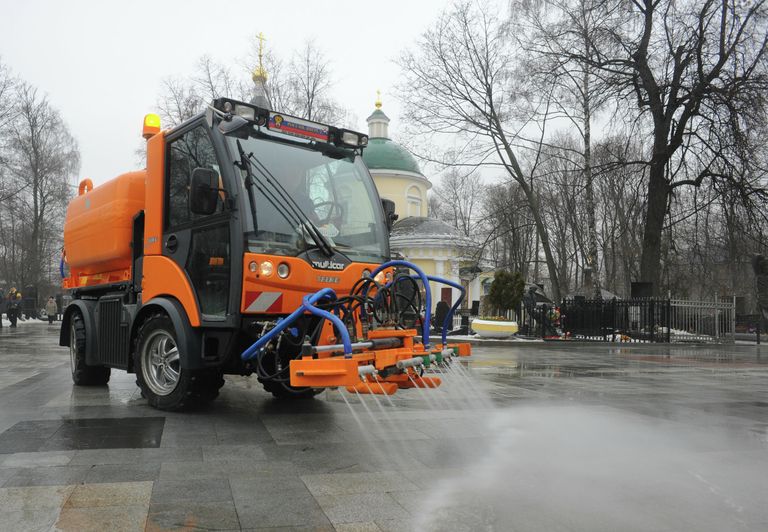 Благоустройство городских кладбищ перед Пасхой Благоустройство городских кладбищ перед Пасхой