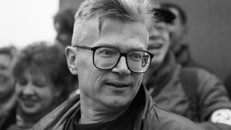 Лидер Национал-большевистской партии, писатель Эдуард Лимонов Лидер Национал-большевистской партии, писатель Эдуард Лимонов