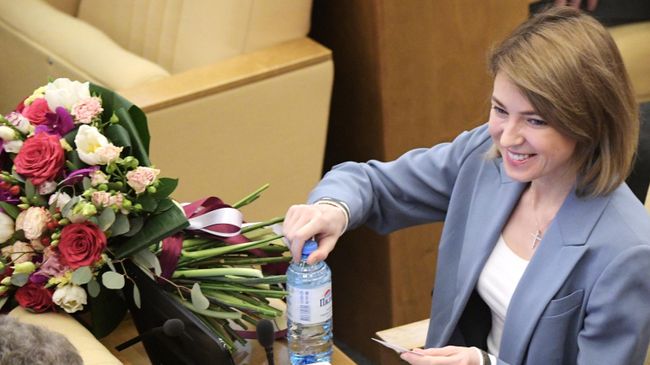 Наталья Поклонская на пленарном заседании Государственной Думы РФ Наталья Поклонская на пленарном заседании Государственной Думы РФ