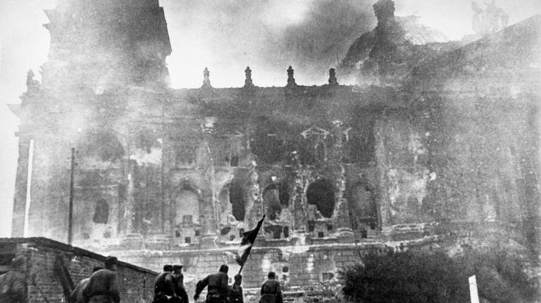 Штурм Рейхстага. Май 1945 года Штурм Рейхстага. Май 1945 года