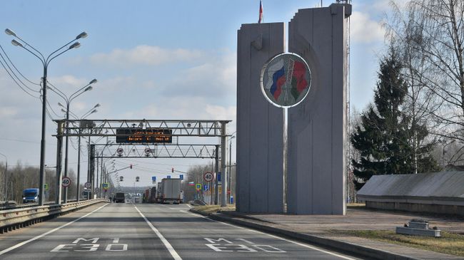 Пункт пропуска Редьки-Красная горка на трассе М1 на белорусско-российской границе Пункт пропуска Редьки-Красная горка на трассе М1 на белорусско-российской границе