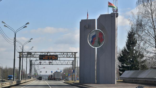 Пункт пропуска Редьки-Красная горка на трассе М1 на белорусско-российской границе Пункт пропуска Редьки-Красная горка на трассе М1 на белорусско-российской границе