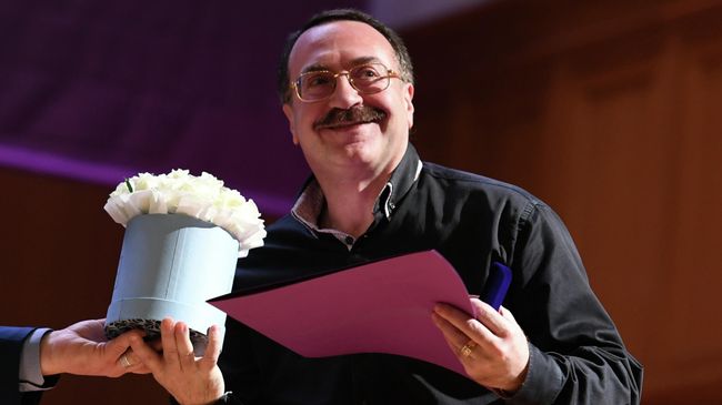 Композитор и пианист Даниил Крамер во время награждения на концерте в честь юбилейного съезда Международного союза музыкальных деятелей.