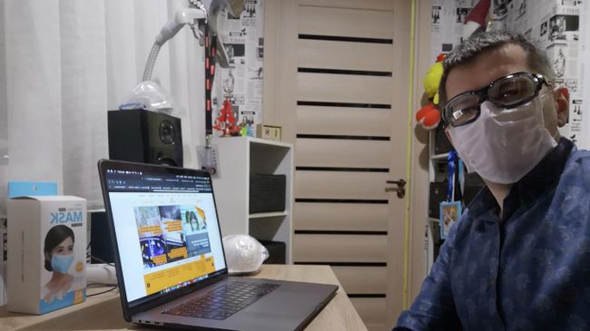 Главный бильд-редактор Sputnik Грузия Александр Имедашвили на удаленной работе Главный бильд-редактор Sputnik Грузия Александр Имедашвили на удаленной работе