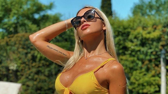 Подруга футболиста Лаутаро Мартинеса Агустина Гандольфо Подруга футболиста Лаутаро Мартинеса Агустина Гандольфо