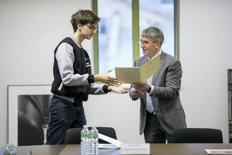 Награждение победителей Всероссийского чемпионата по робототехнике First Russia Robotics Championship Награждение победителей Всероссийского чемпионата по робототехнике First Russia Robotics Championship