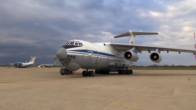 Военно-транспортный самолет ВКС России Ил-76 МД с медицинским оборудованием, предназначенным для борьбы с вирусом COVID-19 в Италии Военно-транспортный самолет ВКС России Ил-76 МД с медицинским оборудованием, предназначенным для борьбы с вирусом COVID-19 в Италии