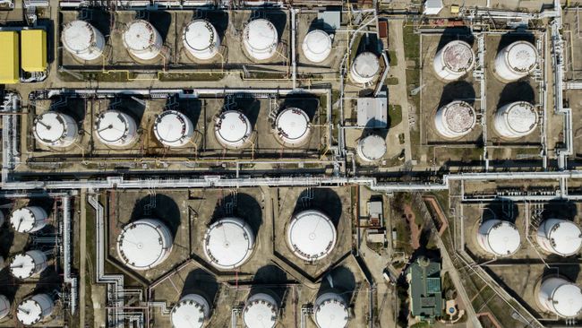 Нефтеперерабатывающий завод