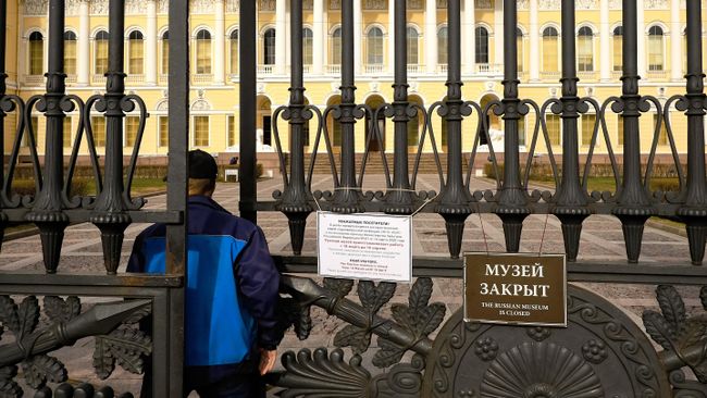Русский Музей в Санкт-Петербурге закрыт по распоряжению Министерства культуры РФ в связи с опасностью распространения коронавируса