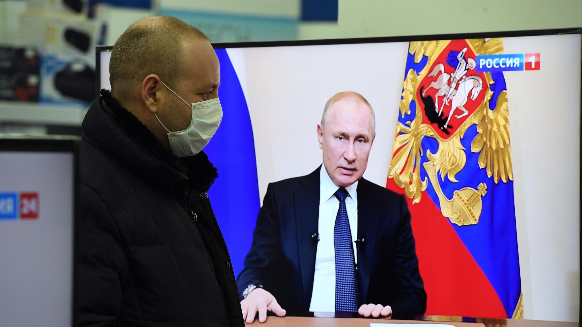 Трансляция обращения президента России Владимира Путина к гражданам из-за ситуации с коронавирусом Трансляция обращения президента России Владимира Путина к гражданам из-за ситуации с коронавирусом - РИА Новости, 1920, 26.03.2020