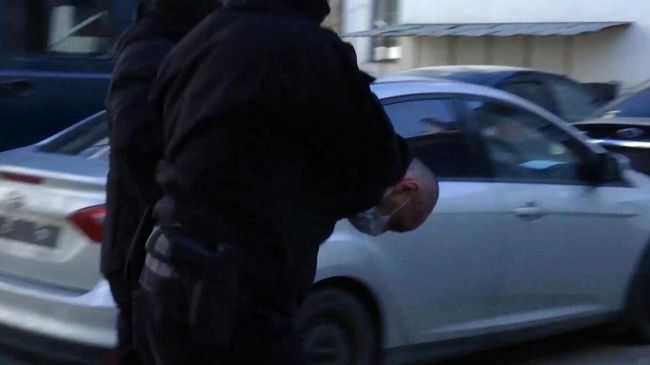 Задержание Майрбека Башаева, подозреваемого в нападении на военнослужащих 6 парашютной десантной роты 104 полка 76 Псковской дивизии ВДВ Задержание Майрбека Башаева, подозреваемого в нападении на военнослужащих 6 парашютной десантной роты 104 полка 76 Псковской дивизии ВДВ