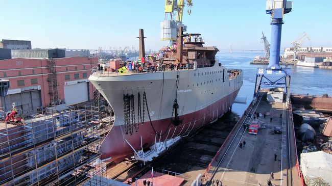Церемония спуска на воду большого морозильного рыболовного траулера Капитан Вдовиченко проекта СТ-192 Церемония спуска на воду большого морозильного рыболовного траулера Капитан Вдовиченко проекта СТ-192