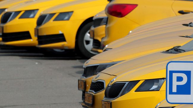 Автомобили службы Яндекс Такси в Москве Автомобили службы Яндекс Такси в Москве