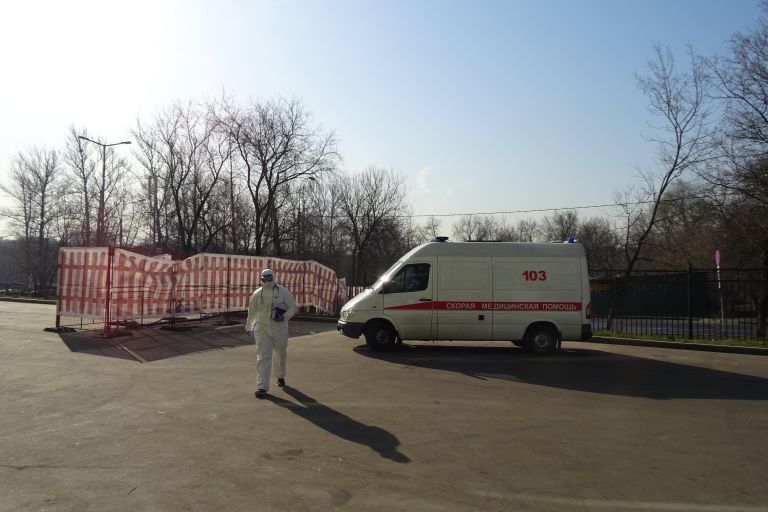 Больница № 67, машина скорой помощи доставила нового пациента Больница № 67, машина скорой помощи доставила нового пациента