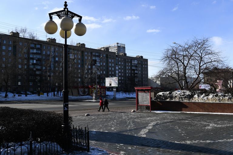 Прохожие на улице в Новосибирске Прохожие на улице в Новосибирске