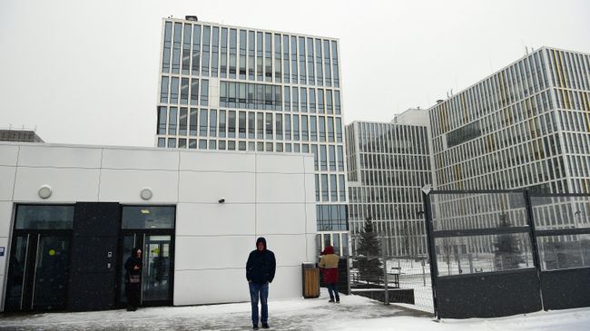 Здание больницы, предназначенной для пациентов с подозрением на коронавирус, в московском посёлке Коммунарка Здание больницы, предназначенной для пациентов с подозрением на коронавирус, в московском посёлке Коммунарка
