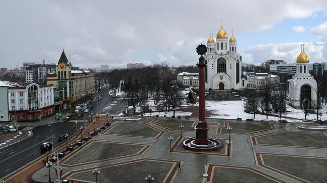 Площадь победы и кафедральный собор Христа Спасителя в Калининграде Площадь победы и кафедральный собор Христа Спасителя в Калининграде