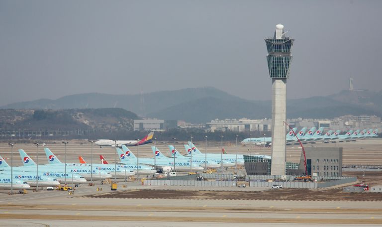 Самолеты авиакомпании Korean Air в аэропорту Инчхон после сокращения пассажирских перевозок из-за коронавируса