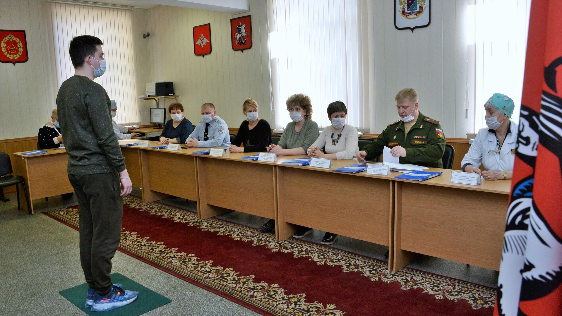 Призывник во время прохождения военно-врачебной комиссии в Москве Призывник во время прохождения военно-врачебной комиссии в Москве - РИА Новости, 1920, 29.07.2021