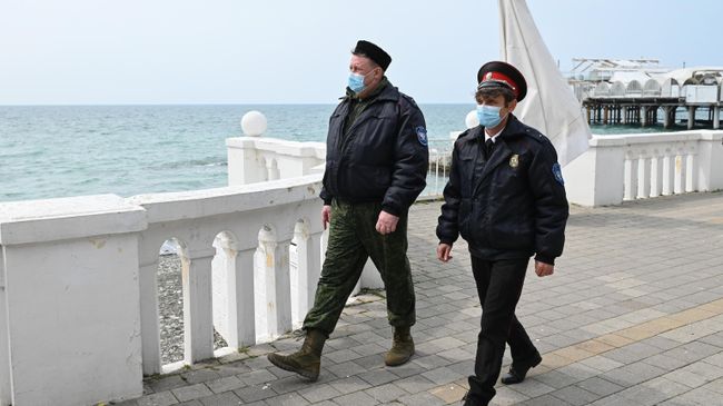 Мобильные отряды самоконтроля патрулируют улицы Сочи и контролируют соблюдение горожанами режима самоизоляции Мобильные отряды самоконтроля патрулируют улицы Сочи и контролируют соблюдение горожанами режима самоизоляции