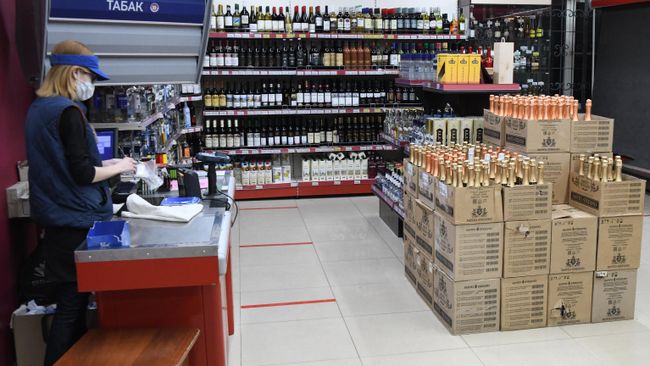 Торговый зал в алкогольном магазине в Чите Торговый зал в алкогольном магазине в Чите