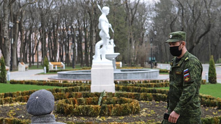 На Ставрополье казаки следят за соблюдением домашнего режима На Ставрополье казаки следят за соблюдением домашнего режима