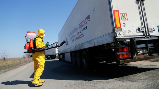 Встреча и дезинфекция гумконвоя от Красного креста в Донецке Встреча и дезинфекция гумконвоя от Красного креста в Донецке