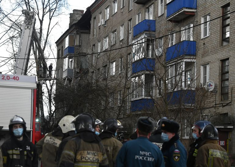 Поврежденный, в результате взрыва бытового газа, жилой дом в Орехово-Зуево Поврежденный, в результате взрыва бытового газа, жилой дом в Орехово-Зуево