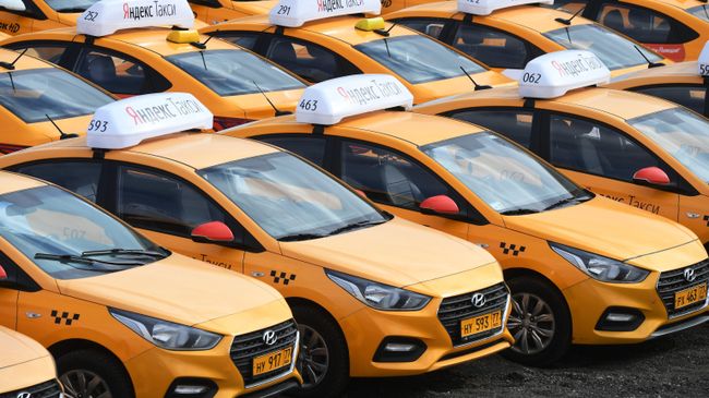 Стоянка автомобилей службы Яндекс.Такси Стоянка автомобилей службы Яндекс.Такси