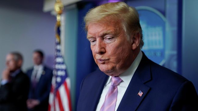 Президент США Дональд Трамп во время брифинга в Белом доме Президент США Дональд Трамп во время брифинга в Белом доме