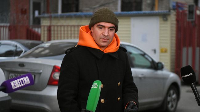 Житель Москвы Денис Воробьев у Пресненского районного суда после рассмотрения административного протокола Житель Москвы Денис Воробьев у Пресненского районного суда после рассмотрения административного протокола