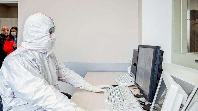 Врач перепрофилированного корпуса центра им М.И. Сеченова для лечения пациентов с коронавирусом Врач перепрофилированного корпуса центра им М.И. Сеченова для лечения пациентов с коронавирусом