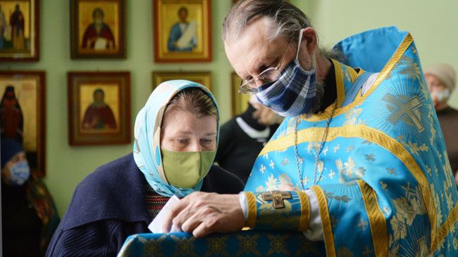 Богослужение в храме Святого преподобного Сергия Радонежского в Челябинске Богослужение в храме Святого преподобного Сергия Радонежского в Челябинске