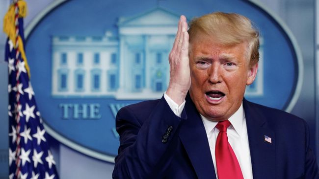 Президент США Дональд Трамп на брифинге в Вашингтоне. 6 апреля 2020 Президент США Дональд Трамп на брифинге в Вашингтоне. 6 апреля 2020