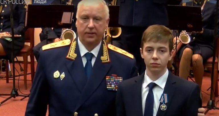 Председатель СКР Александр Бастрыкин и Данил Небогатов Председатель СКР Александр Бастрыкин и Данил Небогатов